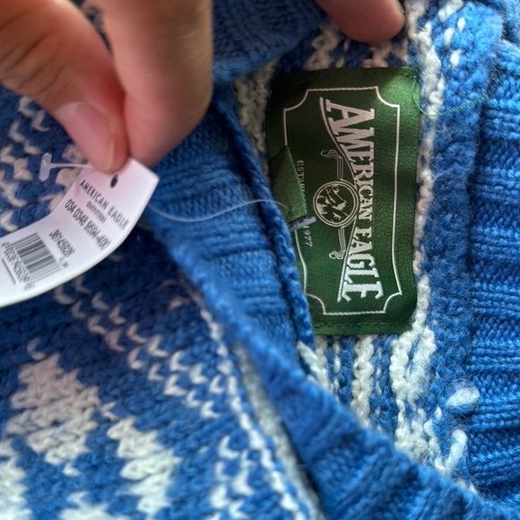 American Eagle Outfitters Blue and White patterned knit sweater - Picture 7 of 8